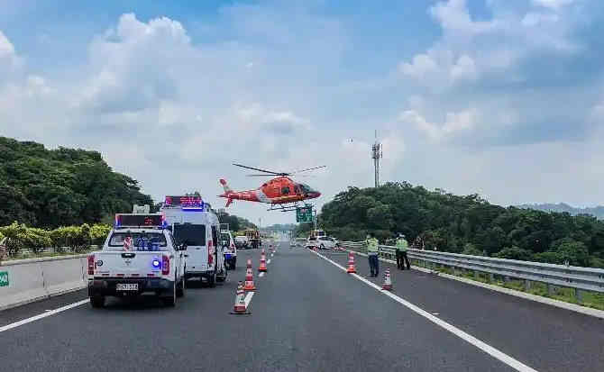 石柱高速公路汽车救援案例