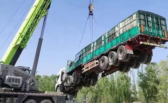石柱道路脱困救援案例